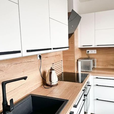 Krasny Zrekonstruovany Byt 3+1 Liberec Luaran gambar